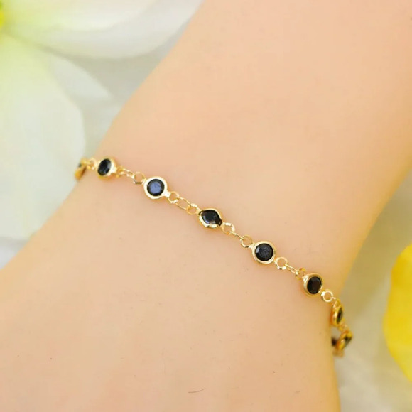 Minimalist Bracelet, Sleek & Modern Design, Women’s Fashion, YC110486-B - Picture 7 of 10
